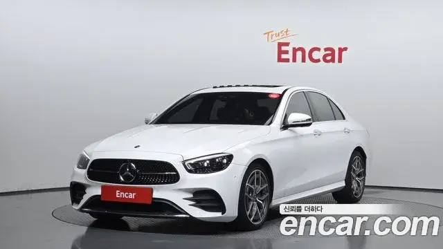 Mercedes-Benz E-Class 2020 — Photo 6/20