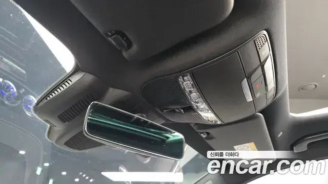 Mercedes-Benz E-Class 2020 — Photo 20/20