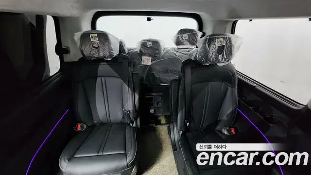Hyundai Staria 2023 — Photo 16/20