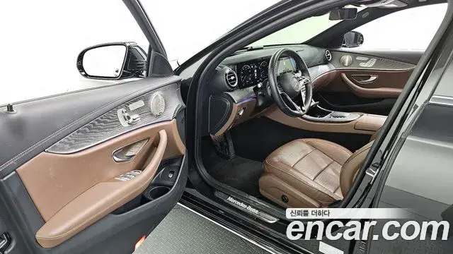 Mercedes-Benz E-Class 2022 — ფოტო 3/20