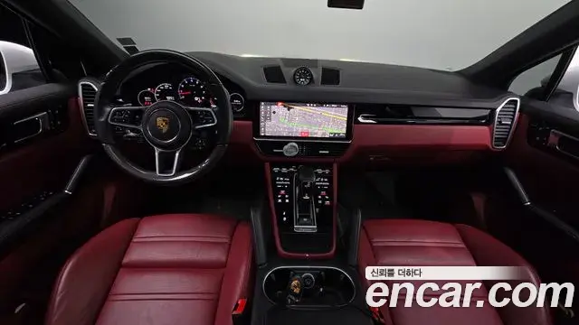 Porsche Cayenne 2021 — ფოტო 16/20