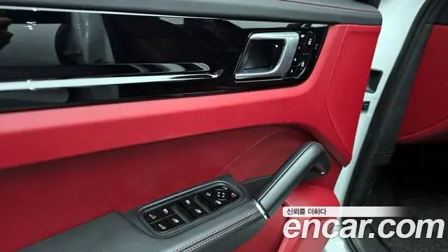 Porsche Cayenne 2021 — ფოტო 1/20