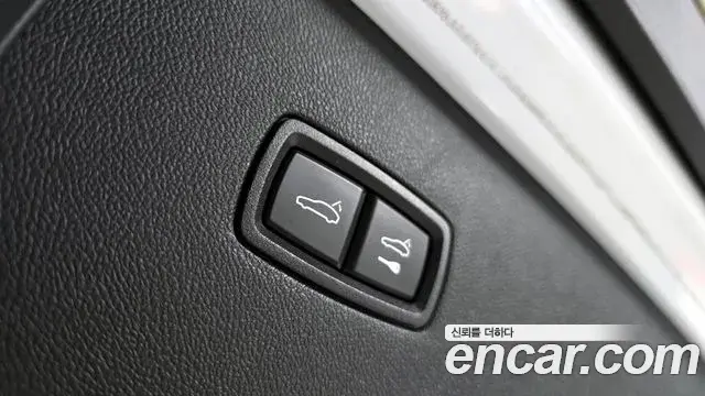 Porsche Cayenne 2021 — ფოტო 13/20