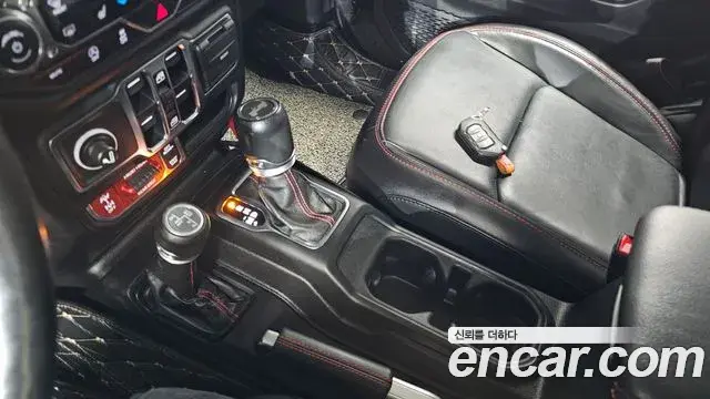 Jeep Wrangler 2021 — Фото 9/20