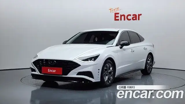 Hyundai Sonata Hybrid 2022 — ფოტო 8/20