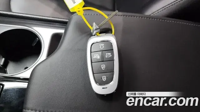 Hyundai Sonata Hybrid 2022 — ფოტო 19/20