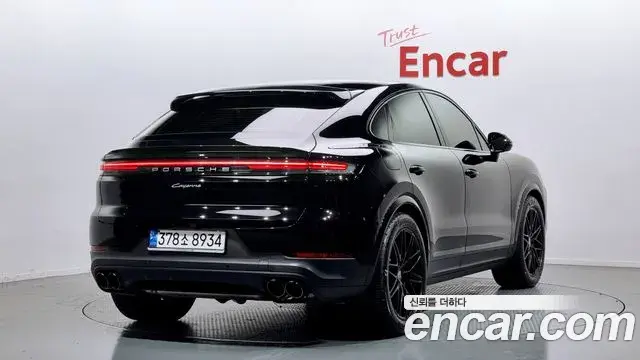 Porsche Cayenne 2024 — Фото 1/20