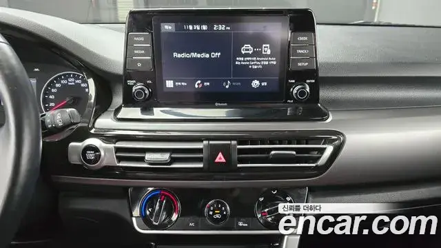 Kia Seltos 2020 — Şəkil 18/20