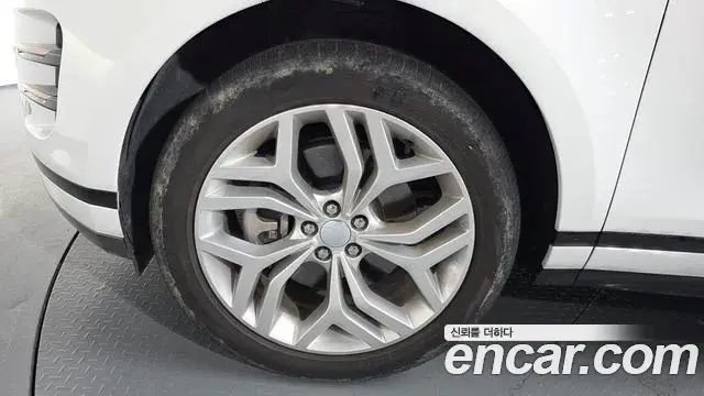Land Rover Range Rover Evoque 2022 — Фото 4/20
