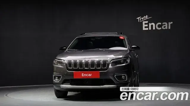 Jeep Cherokee 2022 — Фото 3/20