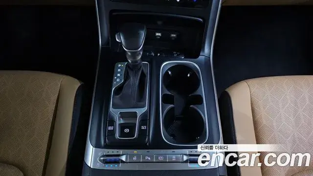 Kia Carnival 2022 — Photo 8/20
