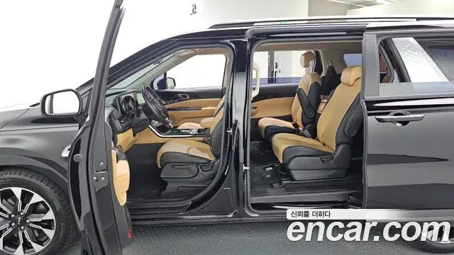 Kia Carnival 2022 — Photo 9/20