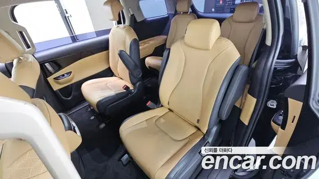 Kia Carnival 2022 — Photo 12/20