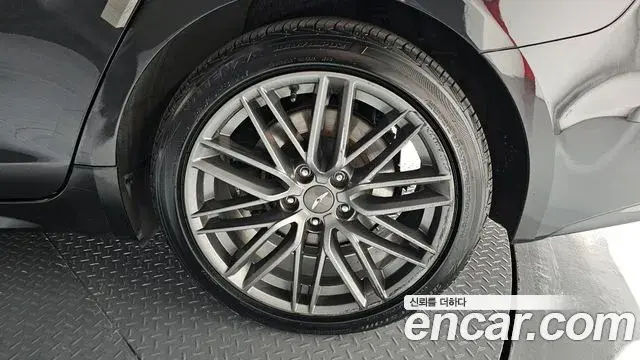 Genesis G70 2018 — ფოტო 18/20