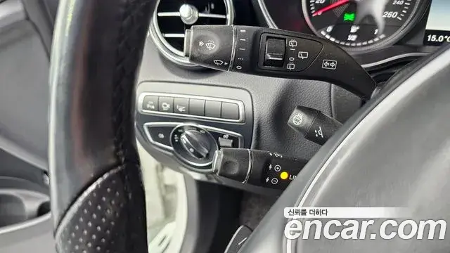 Mercedes-Benz GLC-Class 2019 — Photo 12/20