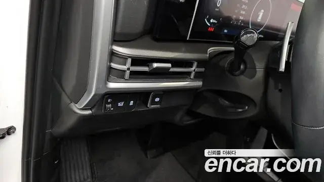 Hyundai Santa Fe 2023 — ფოტო 16/20