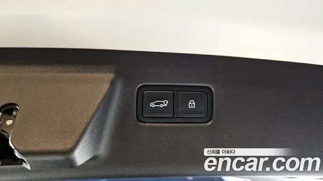 Hyundai Santa Fe 2023 — ფოტო 14/20