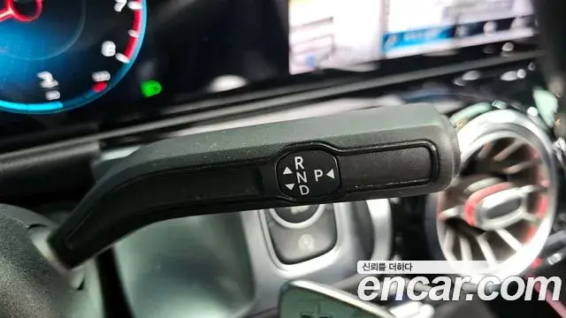 Mercedes-Benz GLB-Class 2020 — ფოტო 12/20