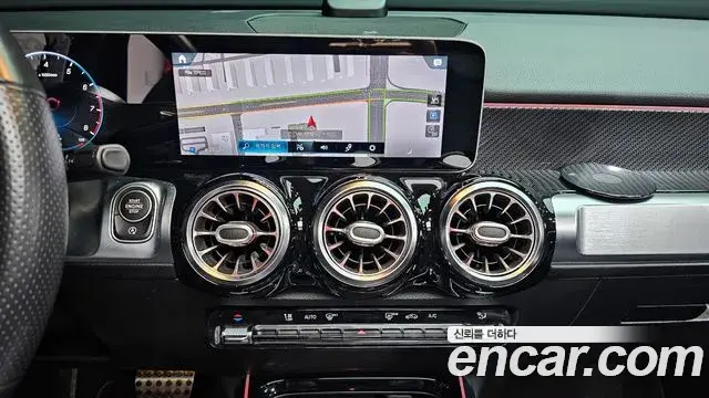 Mercedes-Benz GLB-Class 2020 — ფოტო 13/20