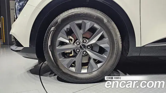 Kia Sportage 2023 — Photo 17/20