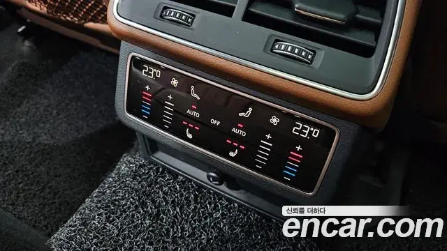 Audi A6 2021 — Фото 18/20
