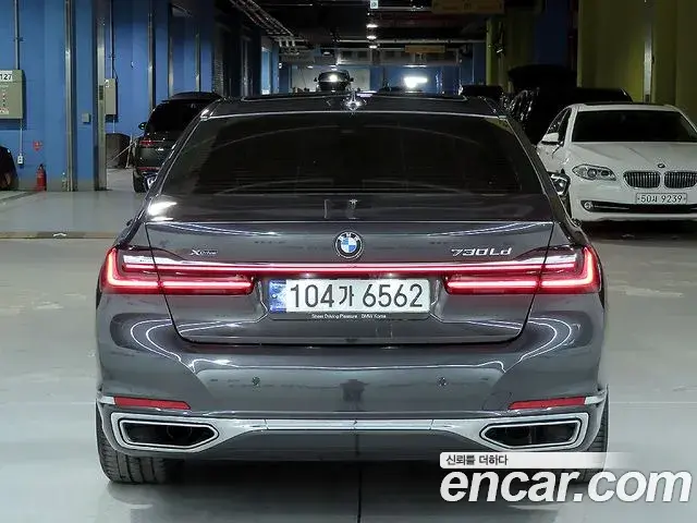 BMW 7 Series 2022 — ფოტო 12/20