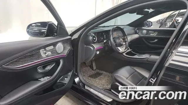 Mercedes-Benz E-Class 2021 — Фото 10/20