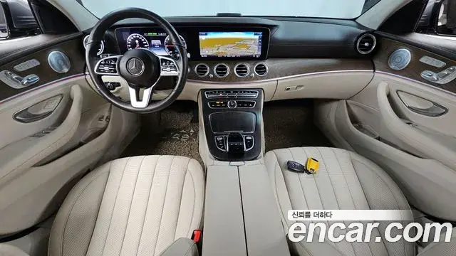 Mercedes-Benz E-Class 2020 — Şəkil 19/20
