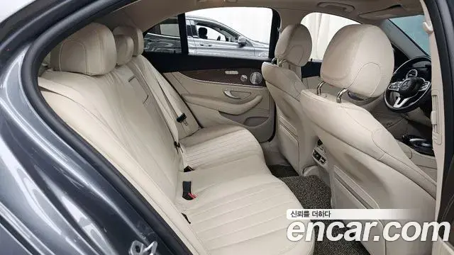 Mercedes-Benz E-Class 2020 — Şəkil 11/20