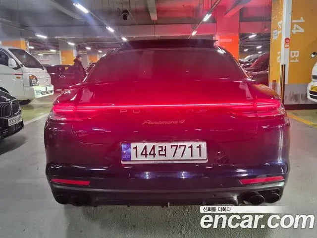 Porsche Panamera 2023 — Photo 6/20