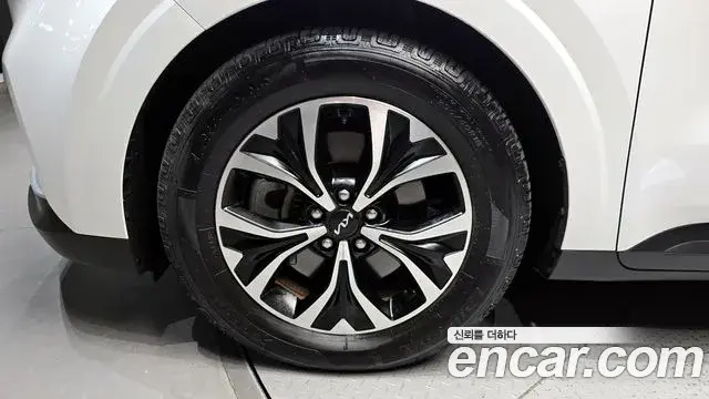 Kia Carnival 2022 — Фото 5/20