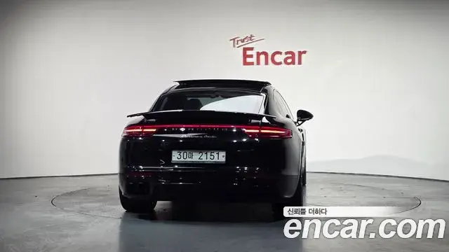 Porsche Panamera 2019 — Photo 1/20