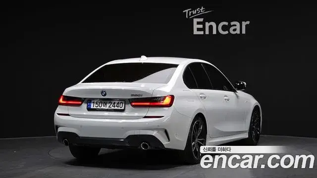 BMW 3 Series 2022 — ფოტო 7/20