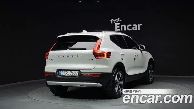 Volvo XC40 2024 — ფოტო 15/20