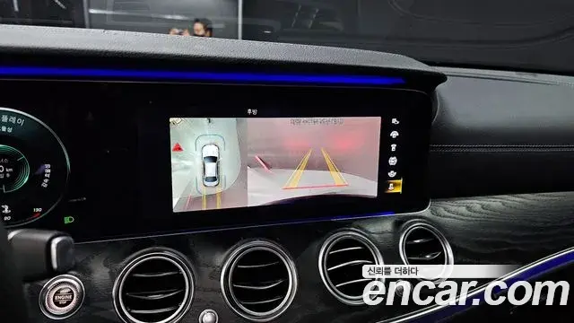 Mercedes-Benz E-Class 2020 — Şəkil 8/20