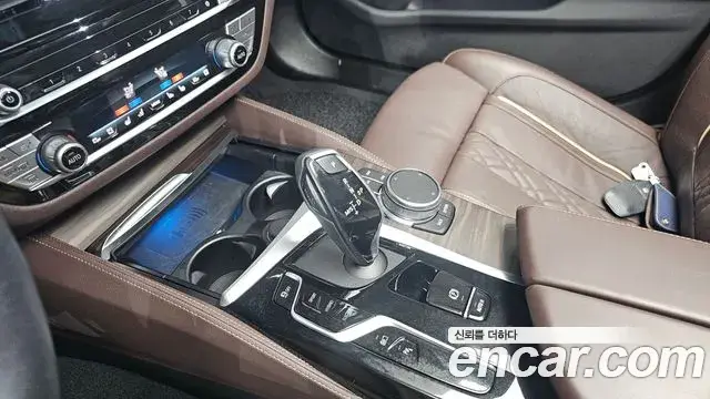 BMW 5 Series 2020 — Фото 9/20