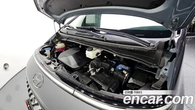 Hyundai Staria 2021 — ფოტო 10/20
