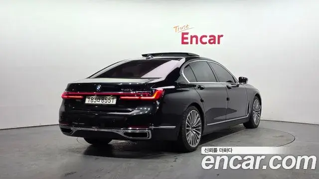 BMW 7 Series 2021 — ფოტო 17/20