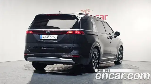 Kia Carnival 2021 — Фото 2/20