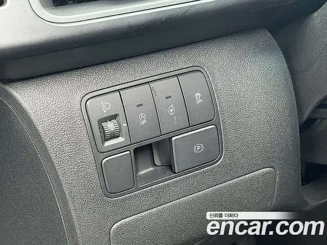 Hyundai Staria, 2023