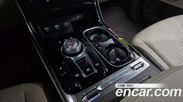Kia Carnival 2021 — Фото 9/20