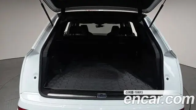 Audi Q7 2025 — Photo 20/21