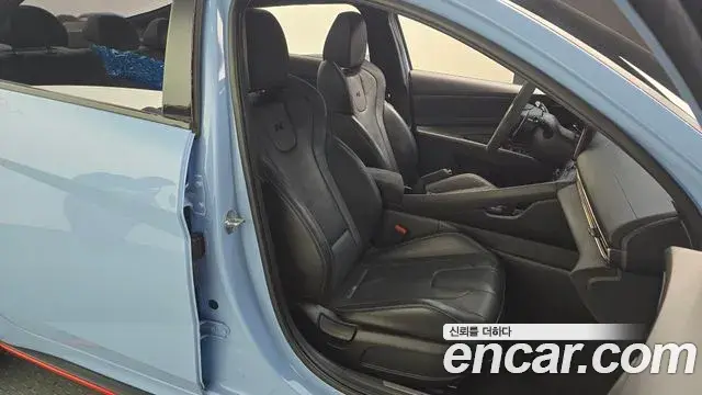 Hyundai The New Avante Hybrid 2022 — Photo 12/20