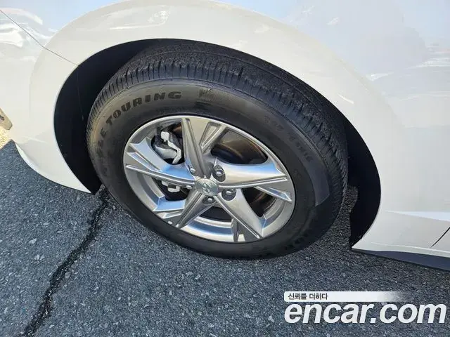 Hyundai Sonata Hybrid 2023 — Photo 5/20