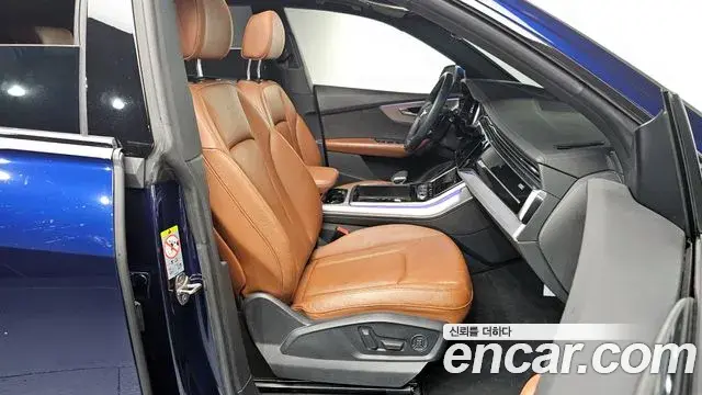 Audi Q8 2021 — Şəkil 10/20