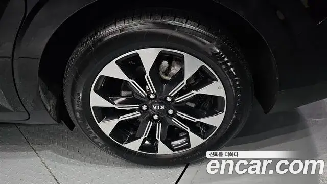 Kia Carnival 2021 — Photo 5/20