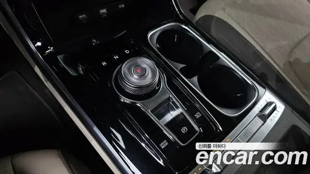 Kia Carnival 2021 — Photo 9/20