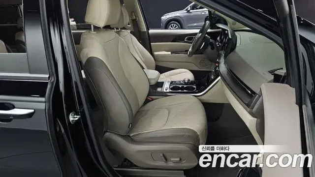 Kia Carnival 2021 — Photo 10/20