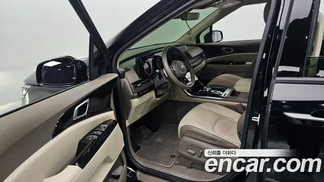 Kia Carnival 2021 — Photo 11/20