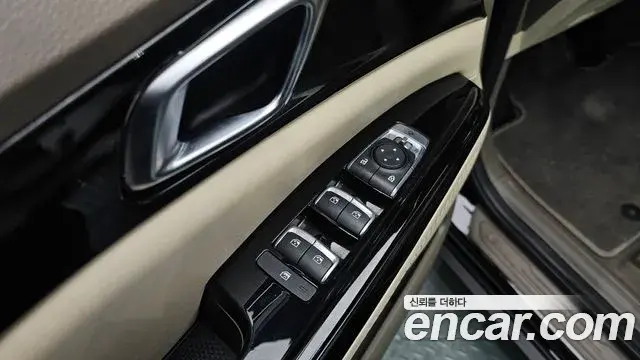 Kia Carnival 2021 — Photo 17/20